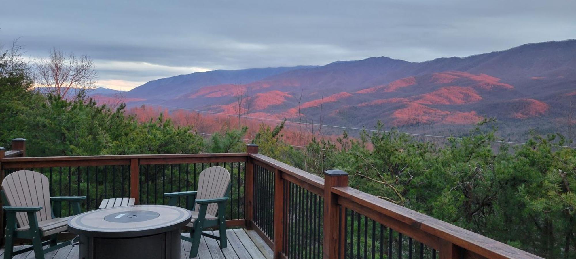 Pinnacle View Lodge By Stony Brook Cabins ガトリンバーグ エクステリア 写真